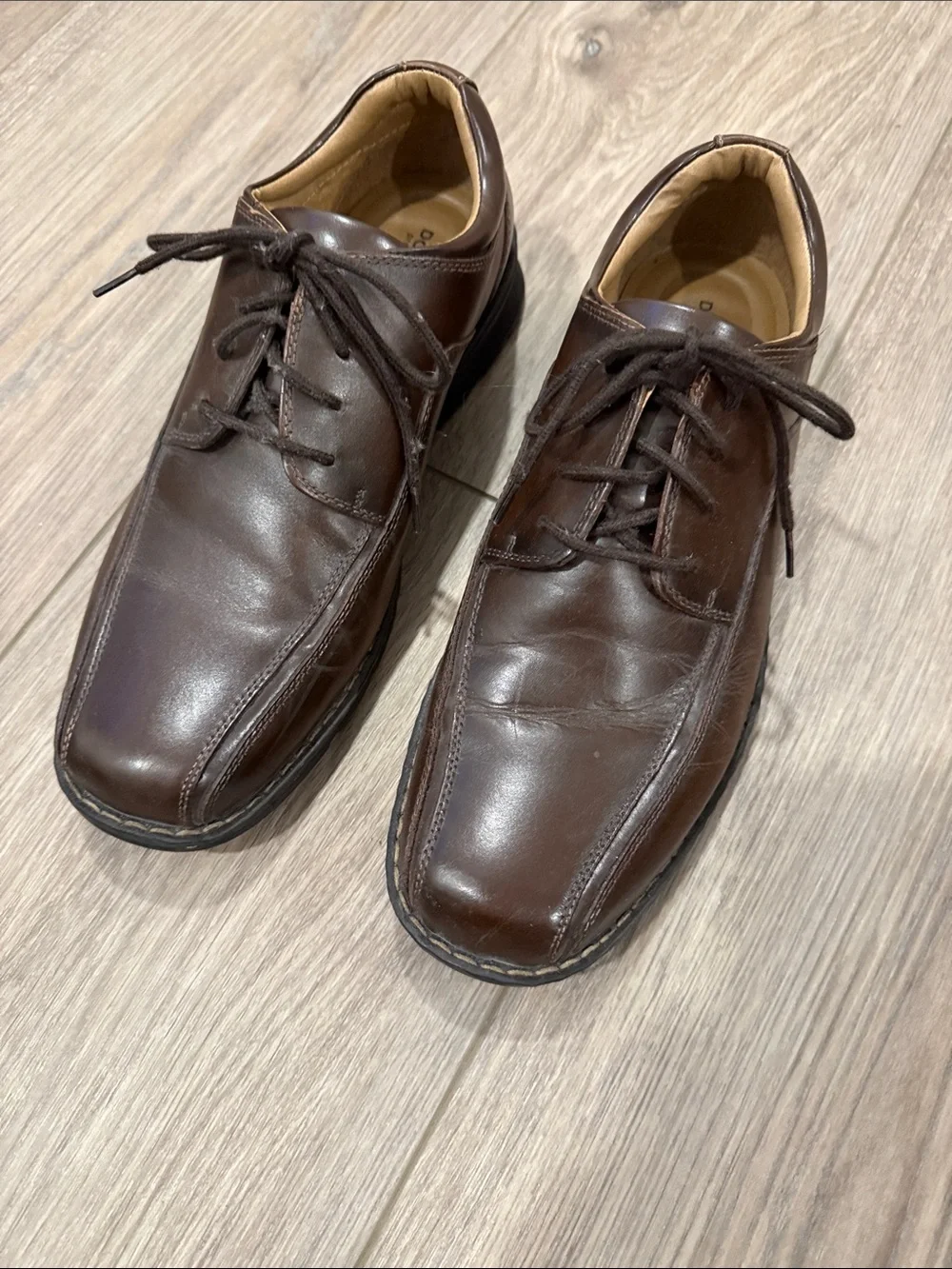 Dockers Men's Dark Brown Lace-Up Leather Oxfords